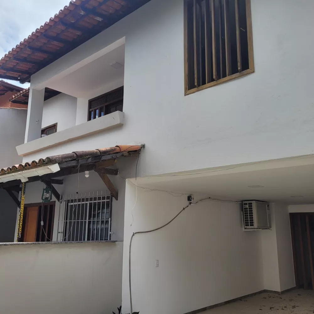 Casa à venda com 6 quartos, 280m² - Foto 1