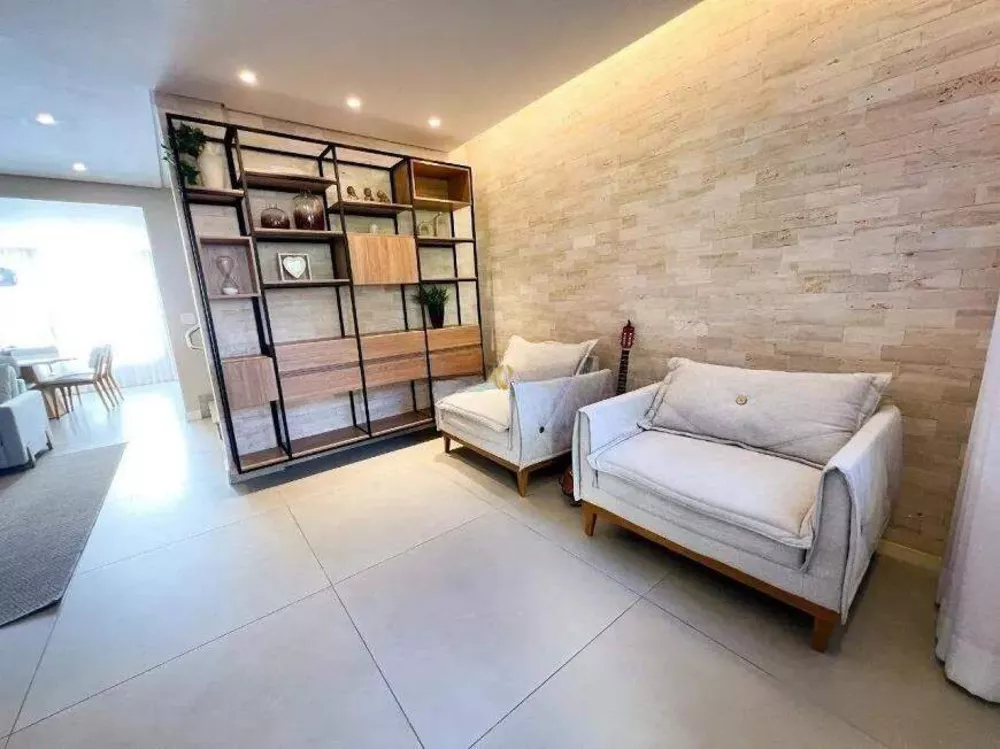 Casa à venda com 3 quartos, 297m² - Foto 4