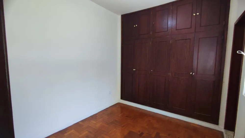 Casa, 6 quartos, 240 m² - Foto 9