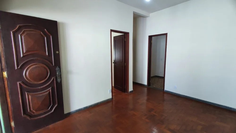 Casa, 6 quartos, 240 m² - Foto 4
