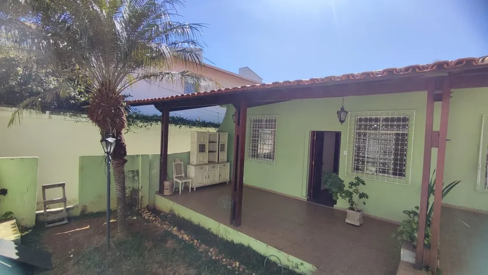 Casa, 6 quartos, 240 m² - Foto 1