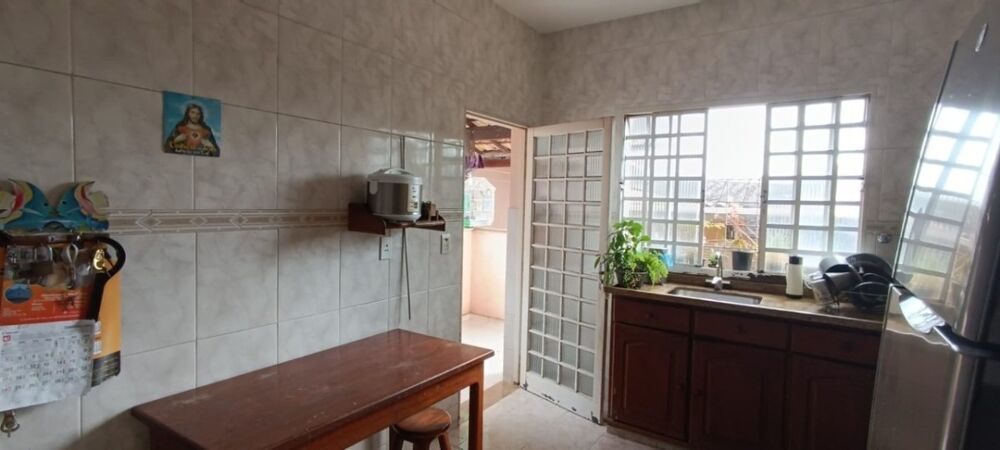 Casa à venda com 6 quartos, 364m² - Foto 4