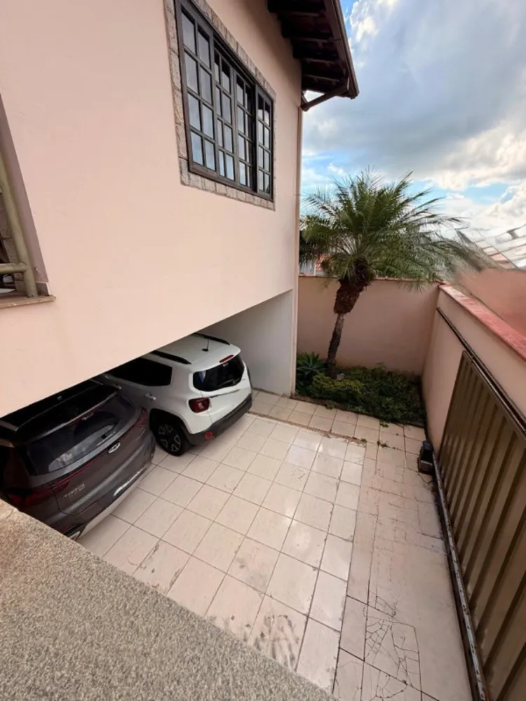 Casa, 4 quartos, 280 m² - Foto 1