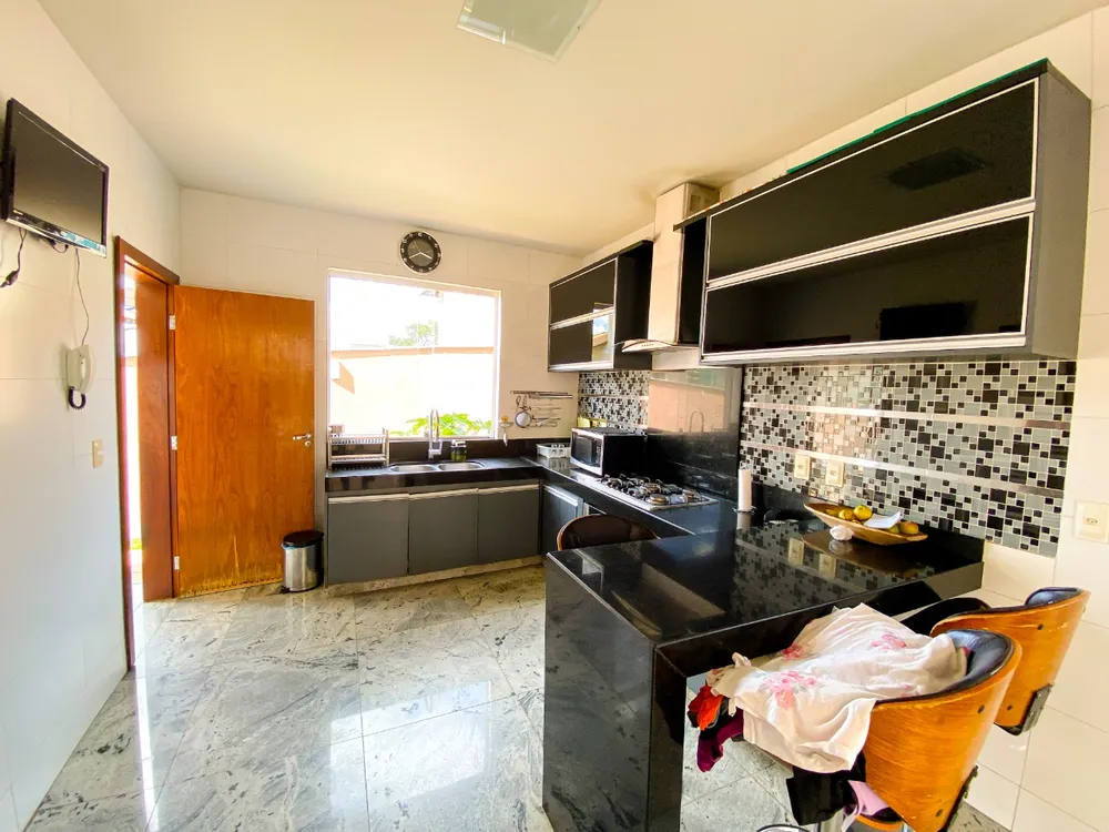 Casa, 5 quartos, 300 m² - Foto 4