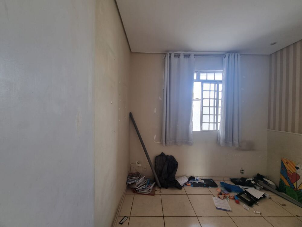 Casa à venda com 4 quartos, 60m² - Foto 4