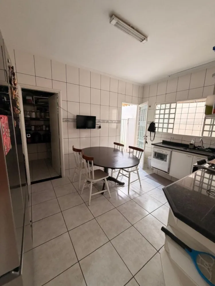 Casa, 3 quartos, 200 m² - Foto 3