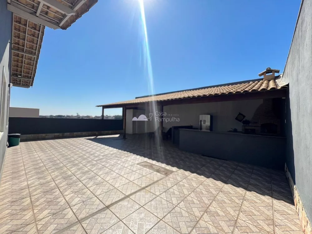 Casa à venda com 3 quartos, 360m² - Foto 1