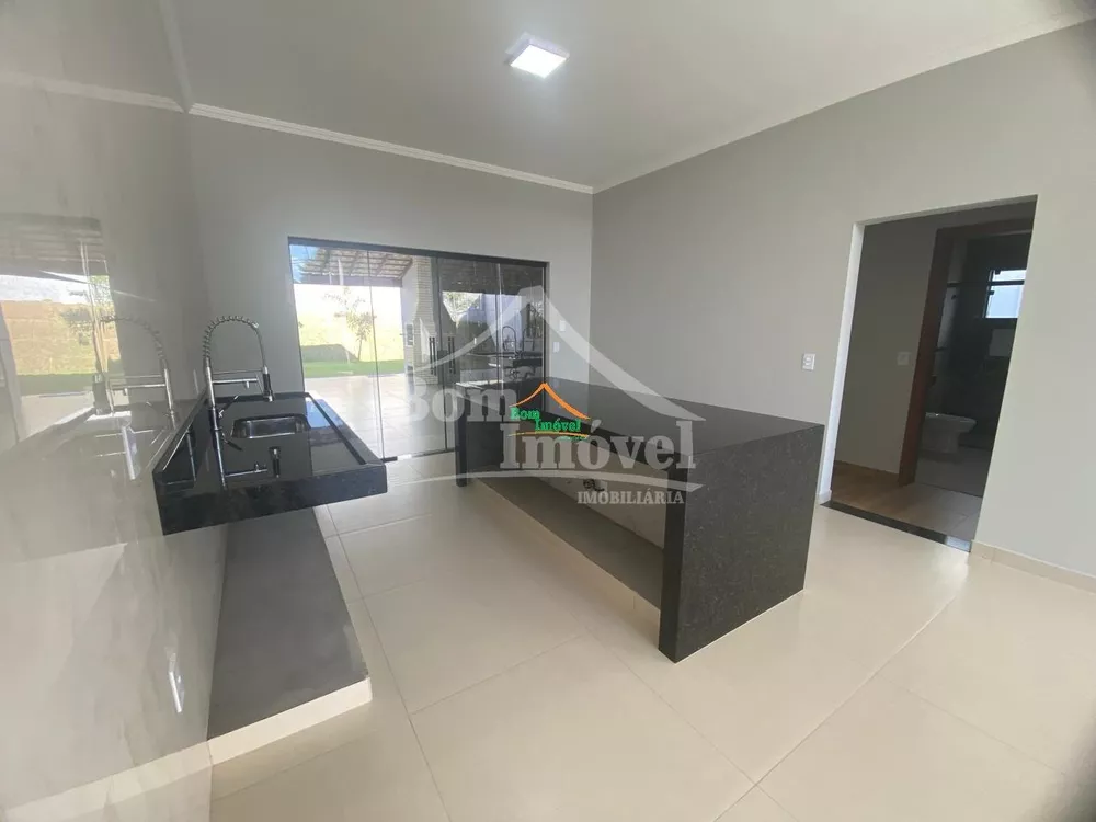 Casa à venda com 2 quartos, 200m² - Foto 7