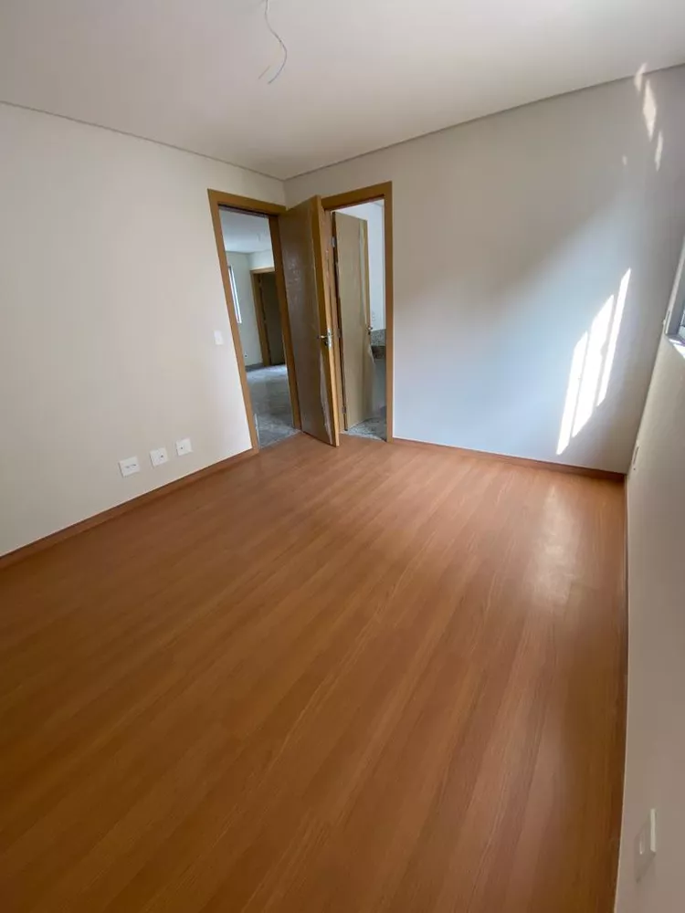 Apartamento à venda com 2 quartos, 69m² - Foto 4