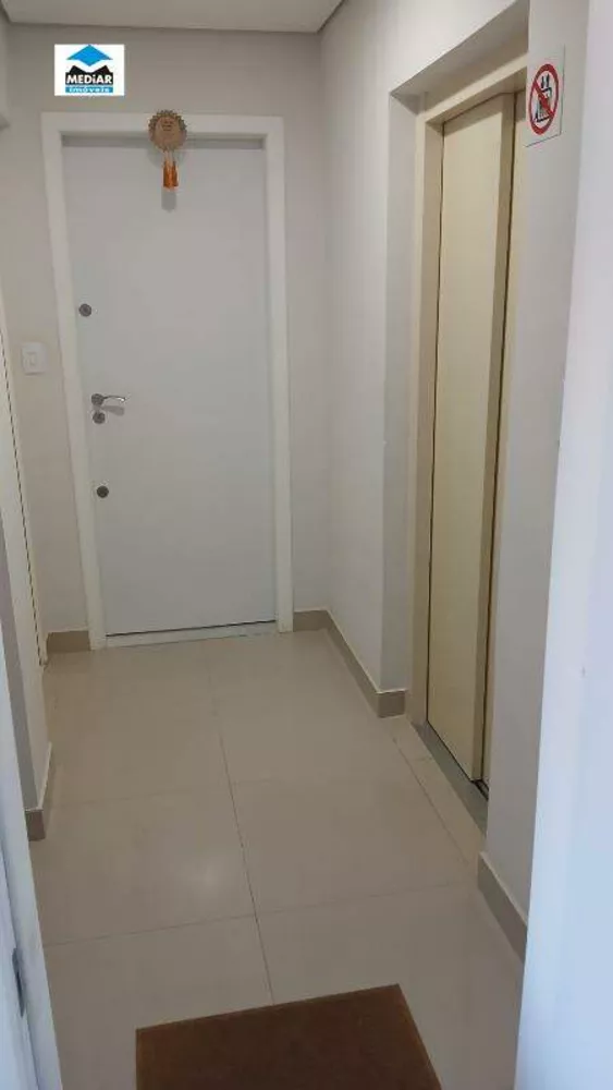 Apartamento à venda com 2 quartos, 65m² - Foto 3