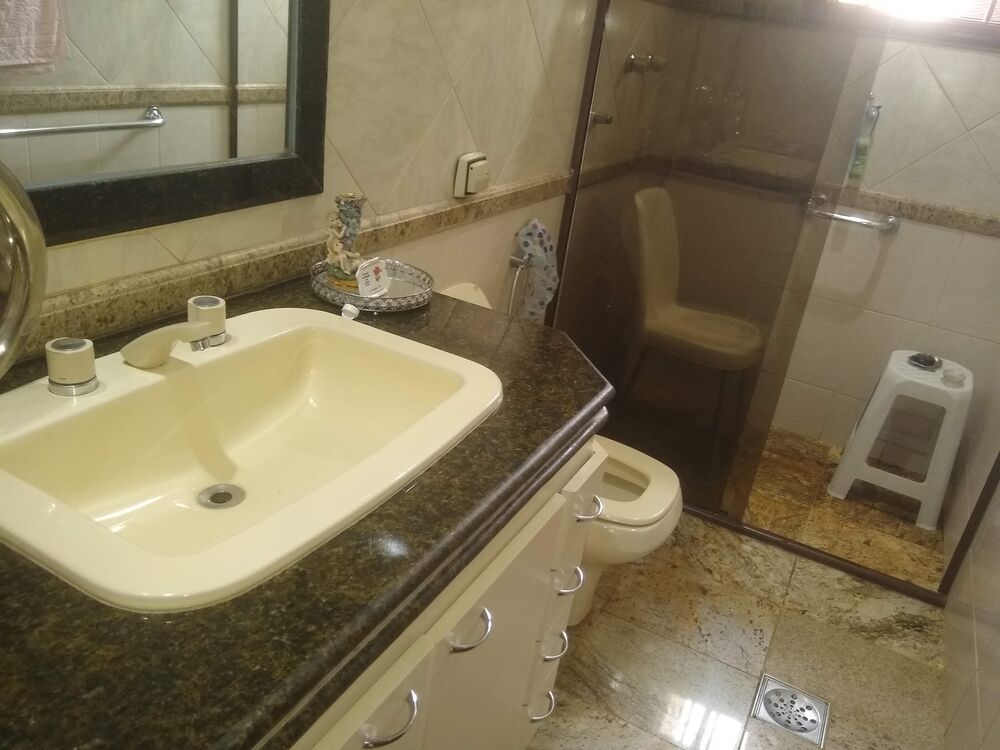 Apartamento para alugar com 3 quartos, 226m² - Foto 4