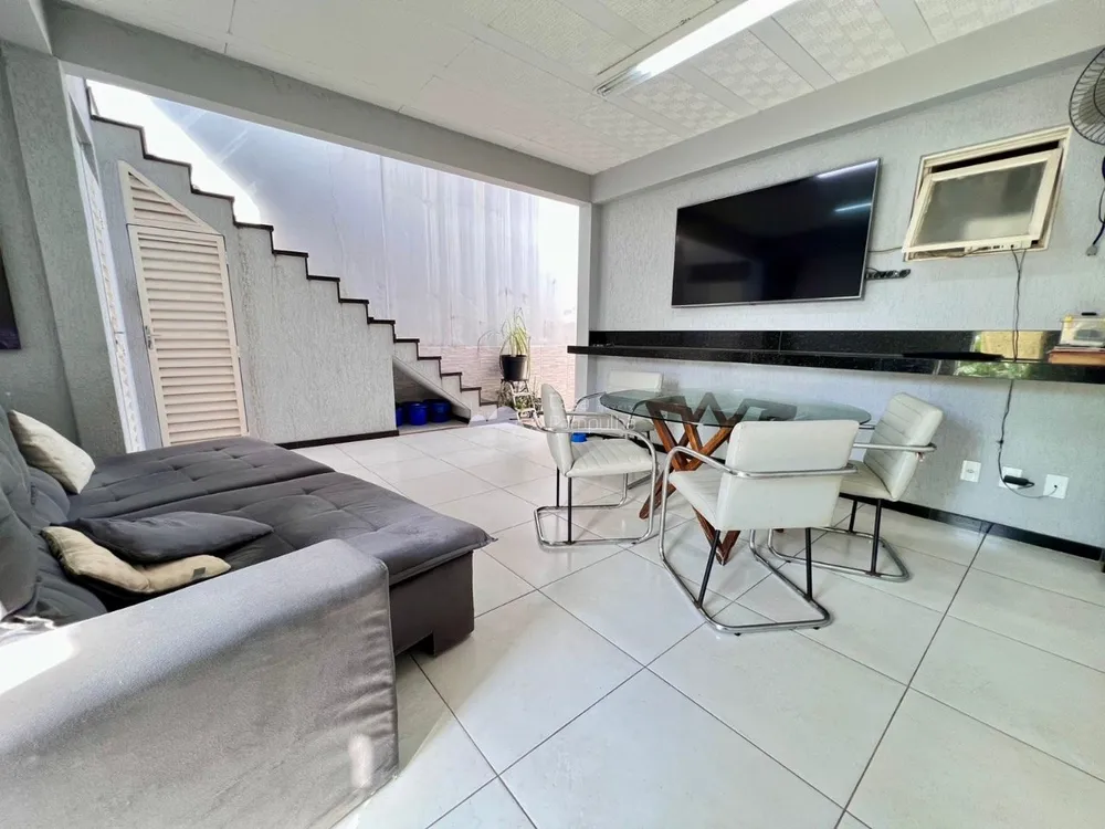 Casa, 3 quartos, 180 m² - Foto 1