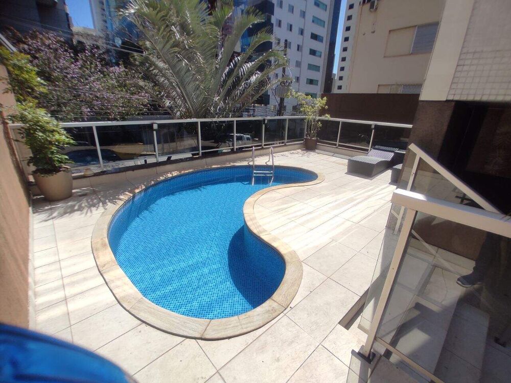 Apartamento à venda com 4 quartos, 281m² - Foto 2
