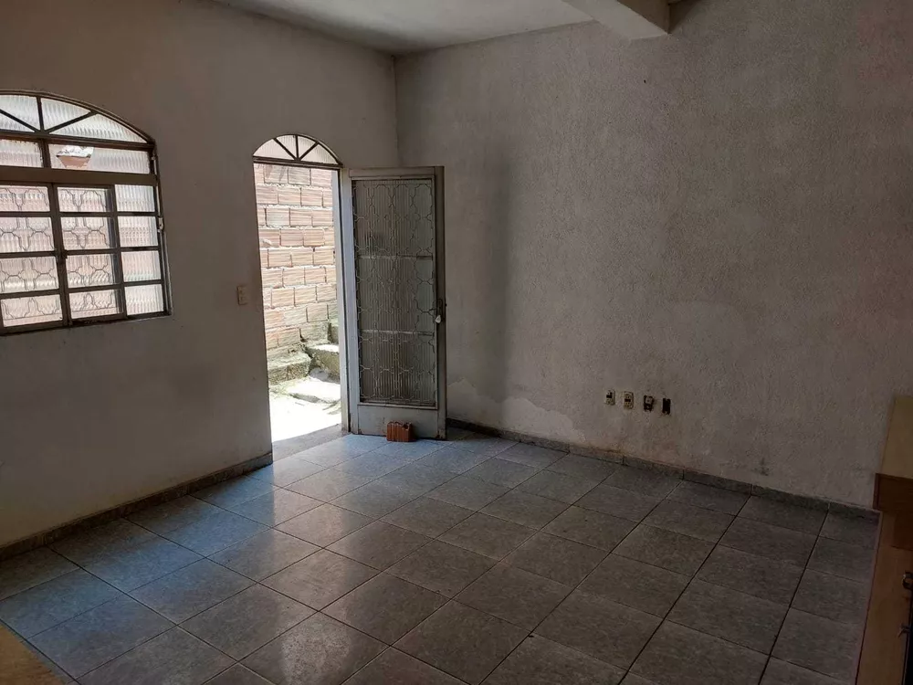 Casa à venda com 3 quartos, 180m² - Foto 3