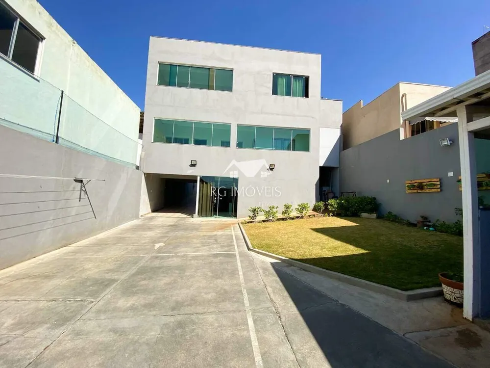 Casa, 6 quartos, 360 m² - Foto 1