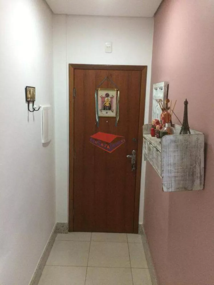 Apartamento à venda com 2 quartos, 78m² - Foto 2