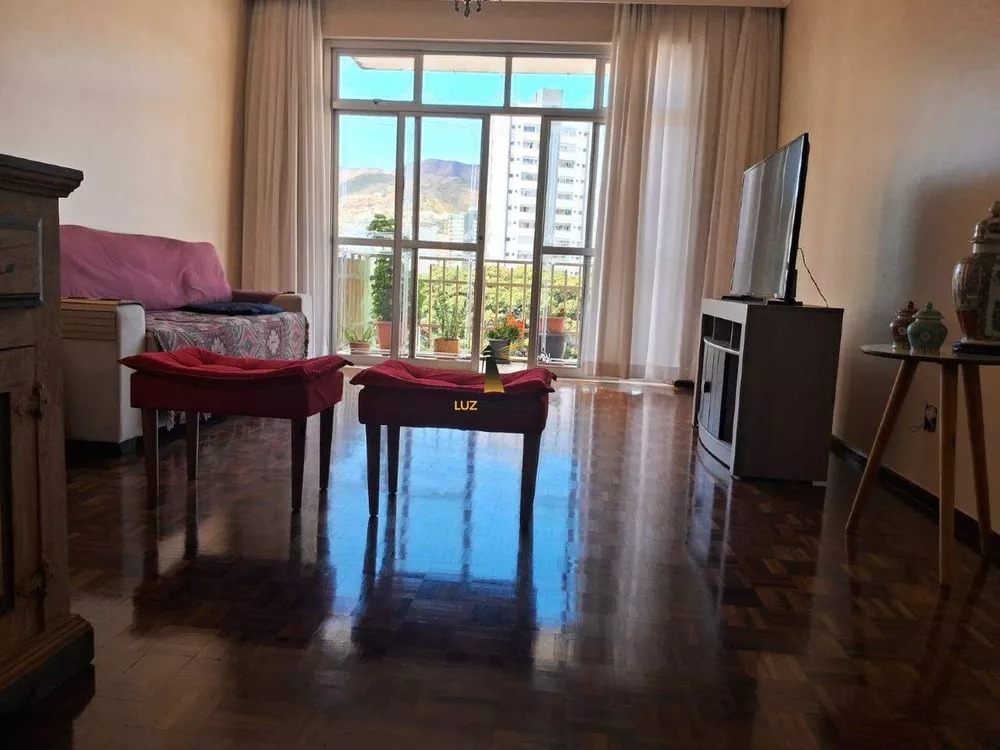 Apartamento à venda com 3 quartos, 140m² - Foto 3