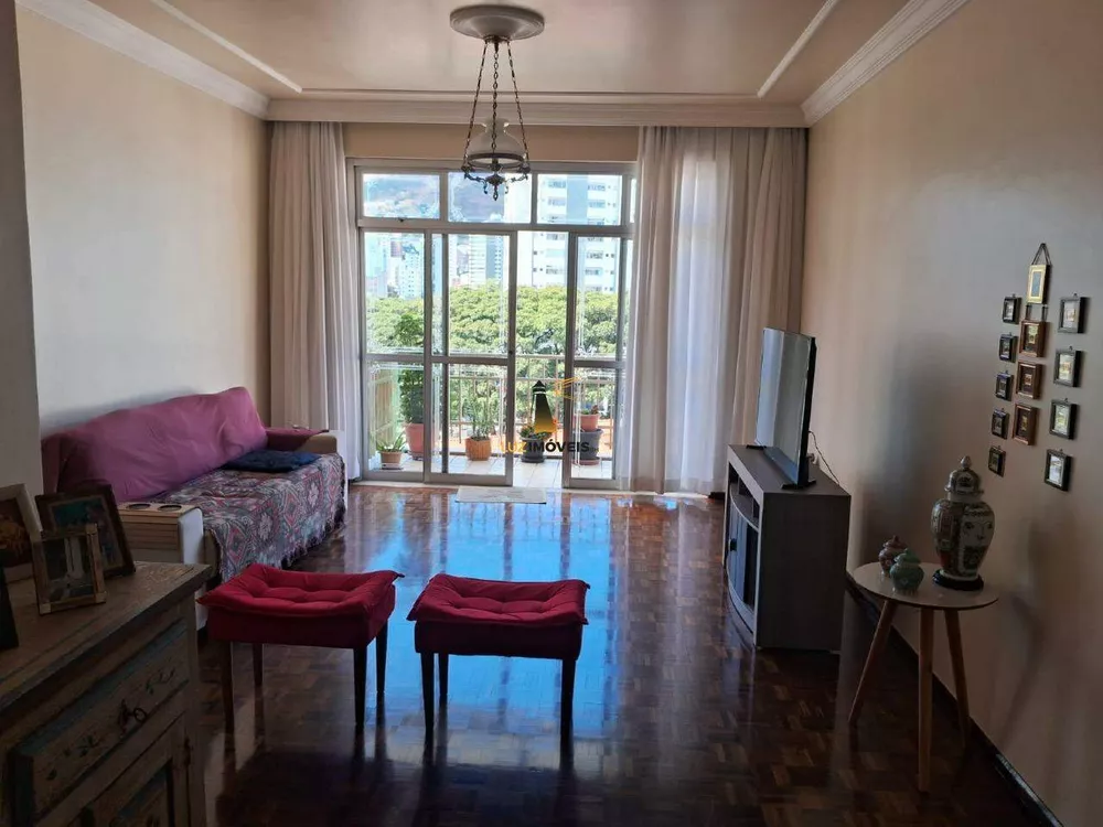 Apartamento à venda com 3 quartos, 140m² - Foto 2