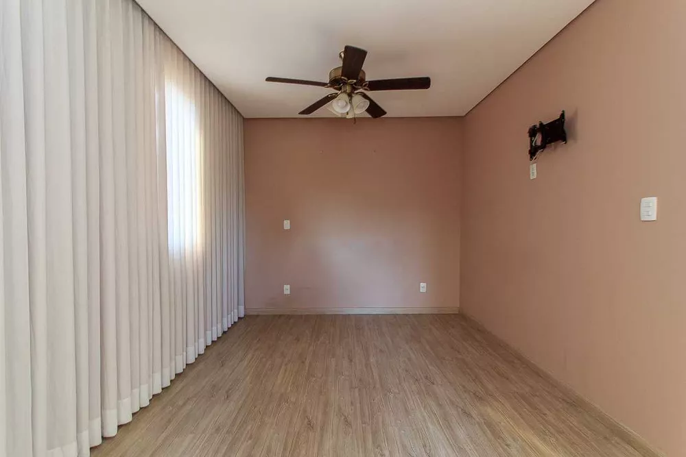 Cobertura para alugar com 4 quartos, 230m² - Foto 13