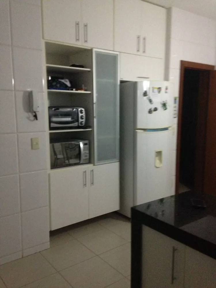 Casa à venda com 6 quartos, 400m² - Foto 4