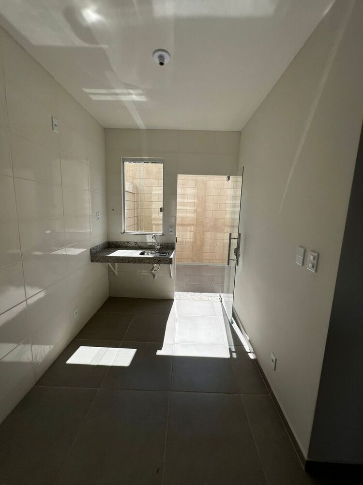 Casa à venda com 2 quartos, 80m² - Foto 9