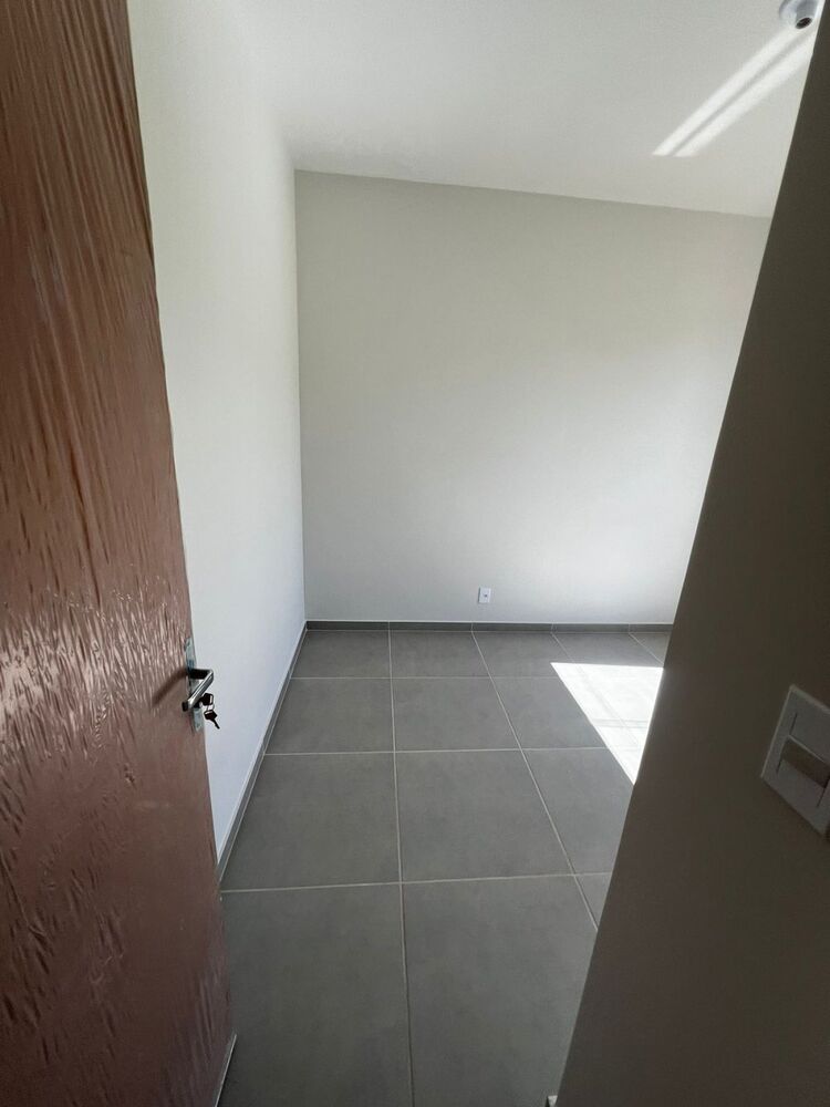 Casa à venda com 2 quartos, 80m² - Foto 4