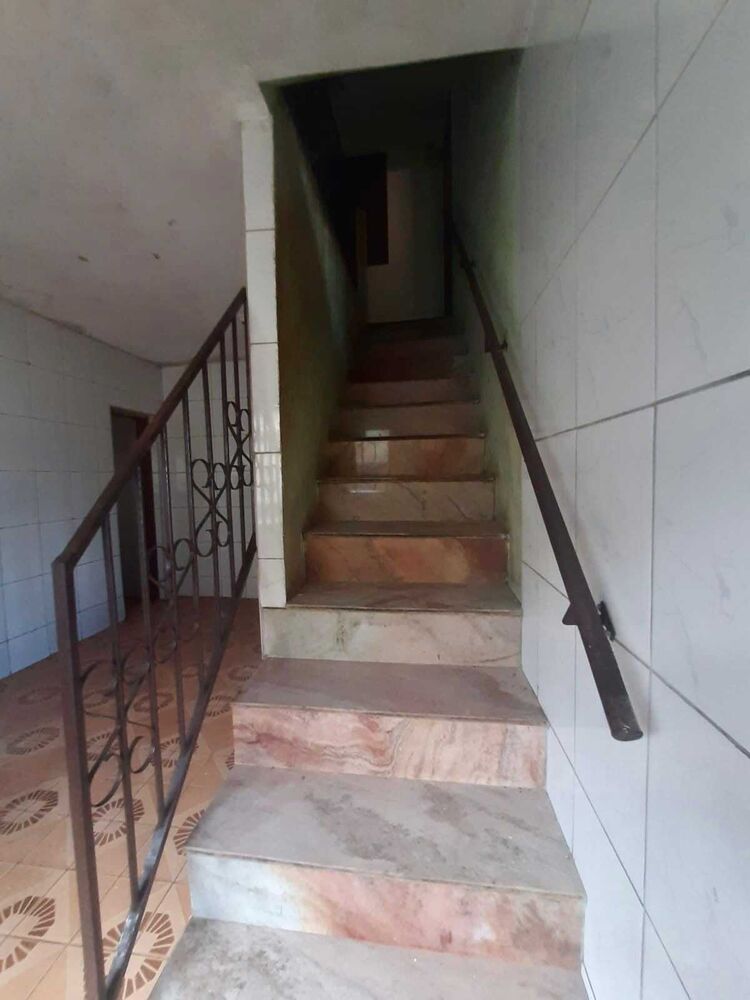 Casa à venda com 3 quartos, 100m² - Foto 2