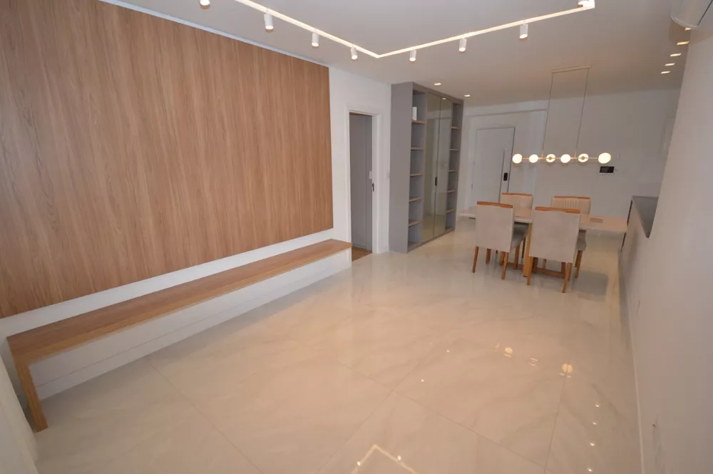 Apartamento à venda com 3 quartos, 106m² - Foto 7