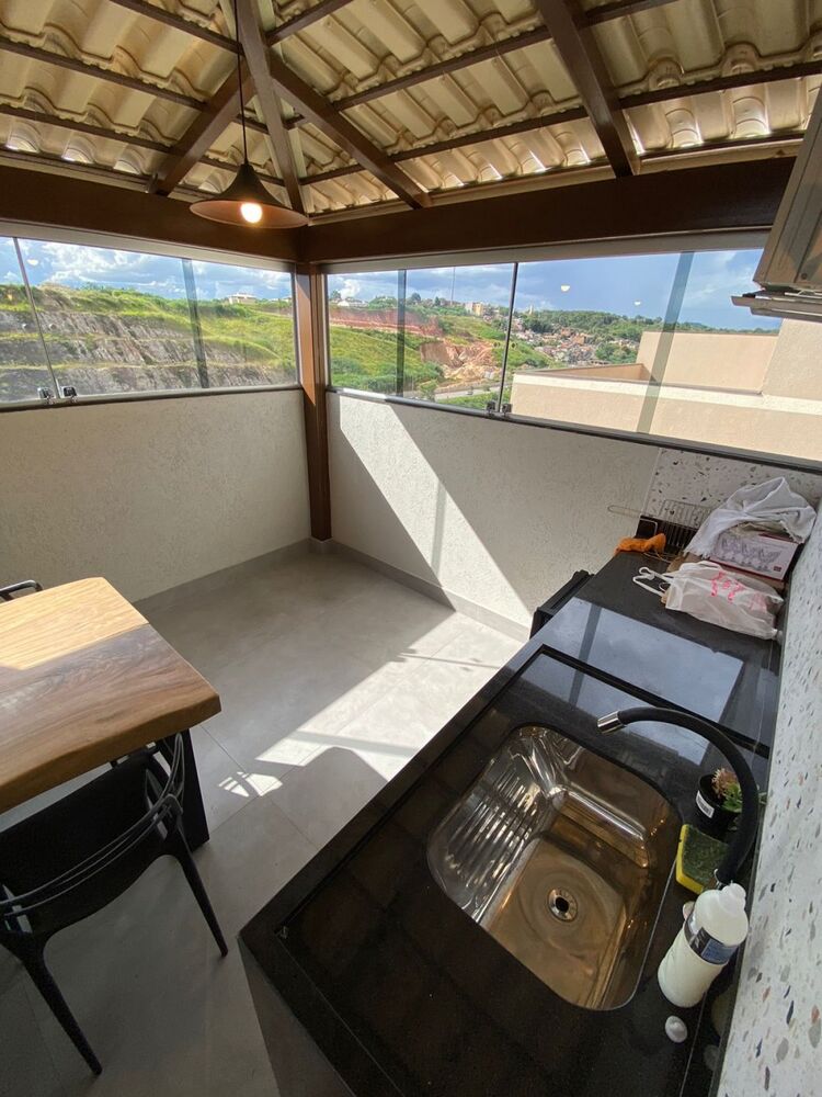 Cobertura à venda com 2 quartos, 92m² - Foto 1