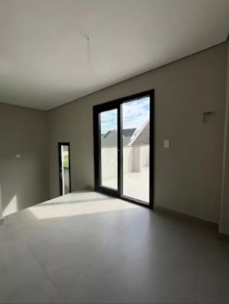 Casa à venda com 3 quartos, 187m² - Foto 4