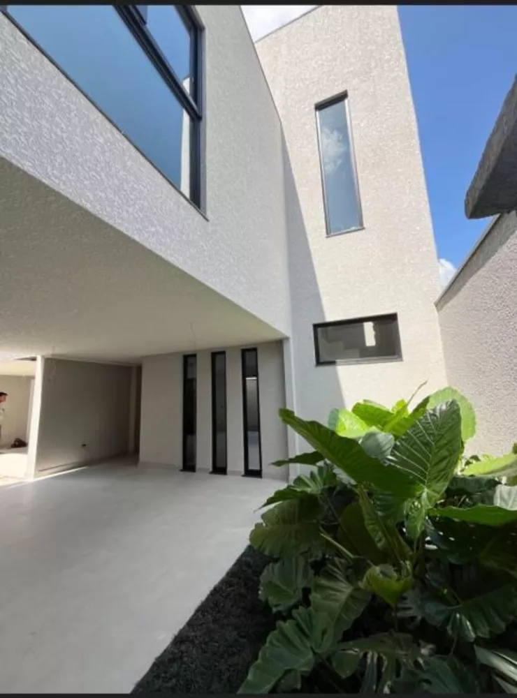 Casa à venda com 3 quartos, 187m² - Foto 1