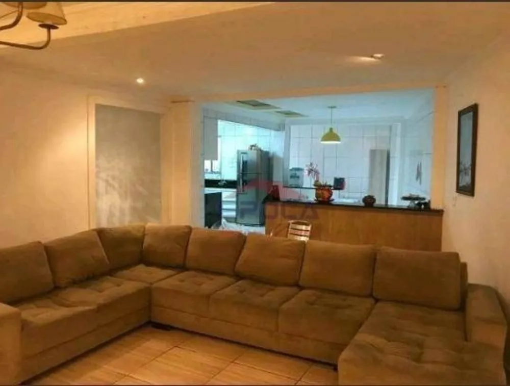 Casa, 4 quartos, 195 m² - Foto 2