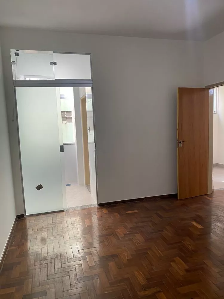 Apartamento à venda com 2 quartos, 65m² - Foto 4