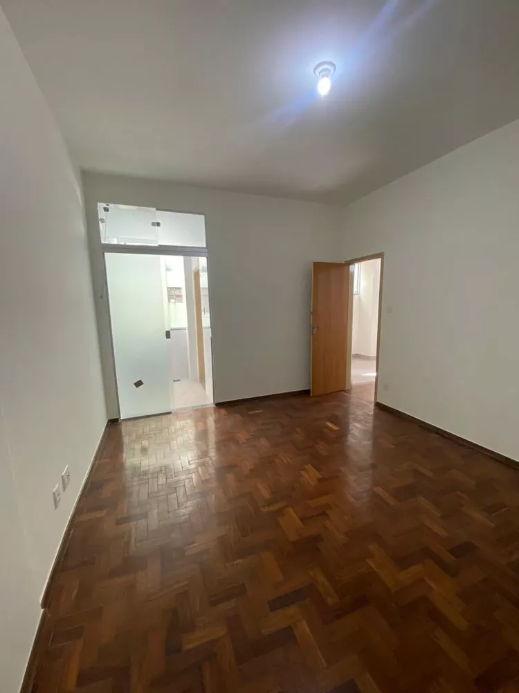 Apartamento à venda com 2 quartos, 65m² - Foto 2