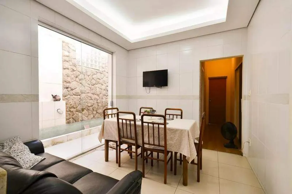Casa, 6 quartos, 239 m² - Foto 3