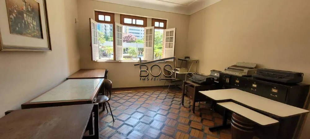 Casa, 10 quartos, 1122 m² - Foto 4