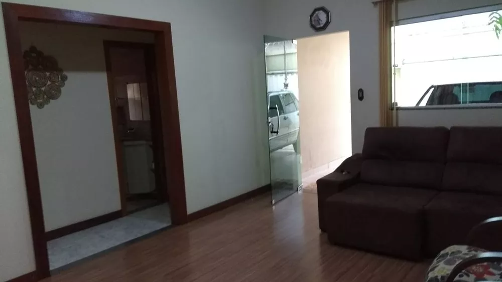 Casa à venda com 3 quartos, 150m² - Foto 2