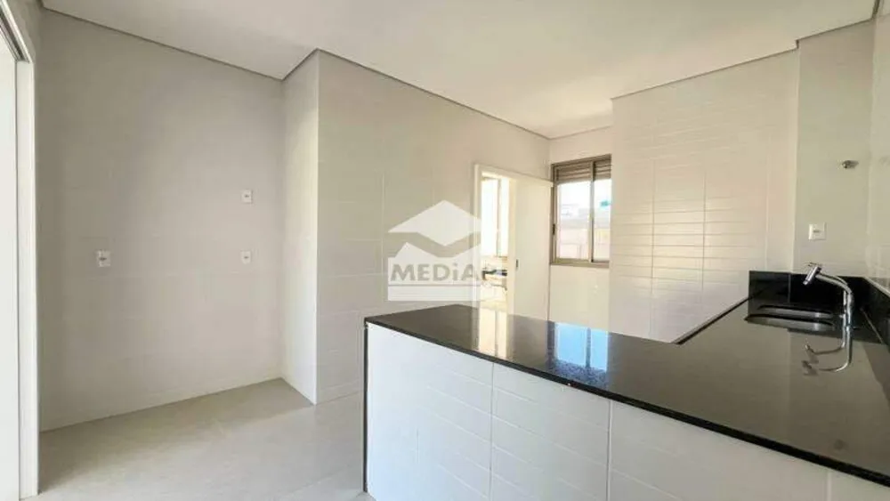 Cobertura, 4 quartos, 253 m² - Foto 2