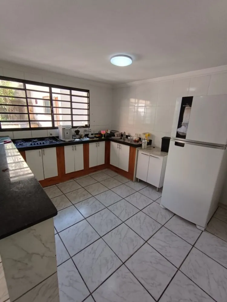 Casa, 7 quartos, 221 m² - Foto 3