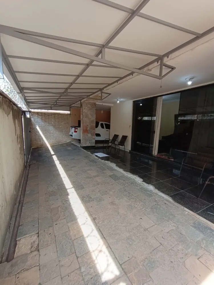 Casa, 7 quartos, 221 m² - Foto 1