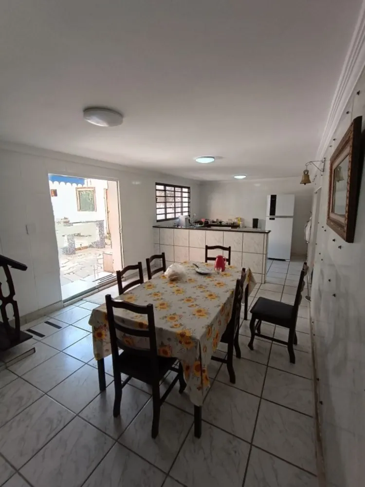 Casa, 7 quartos, 221 m² - Foto 4