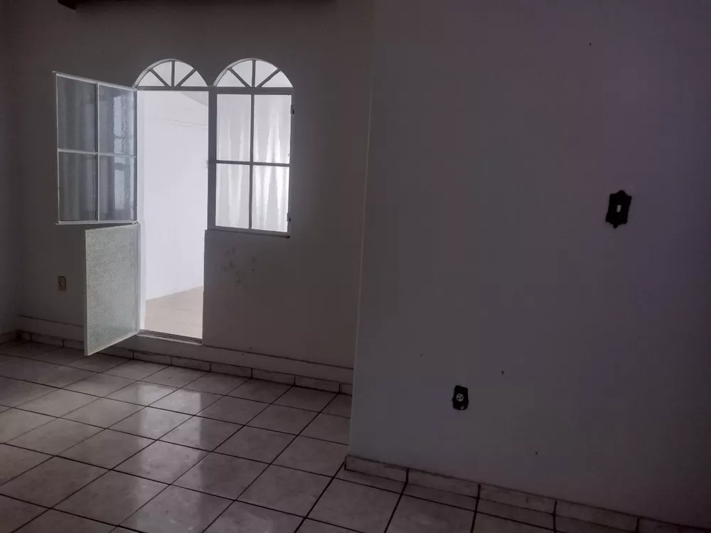 Casa à venda com 3 quartos, 257m² - Foto 9