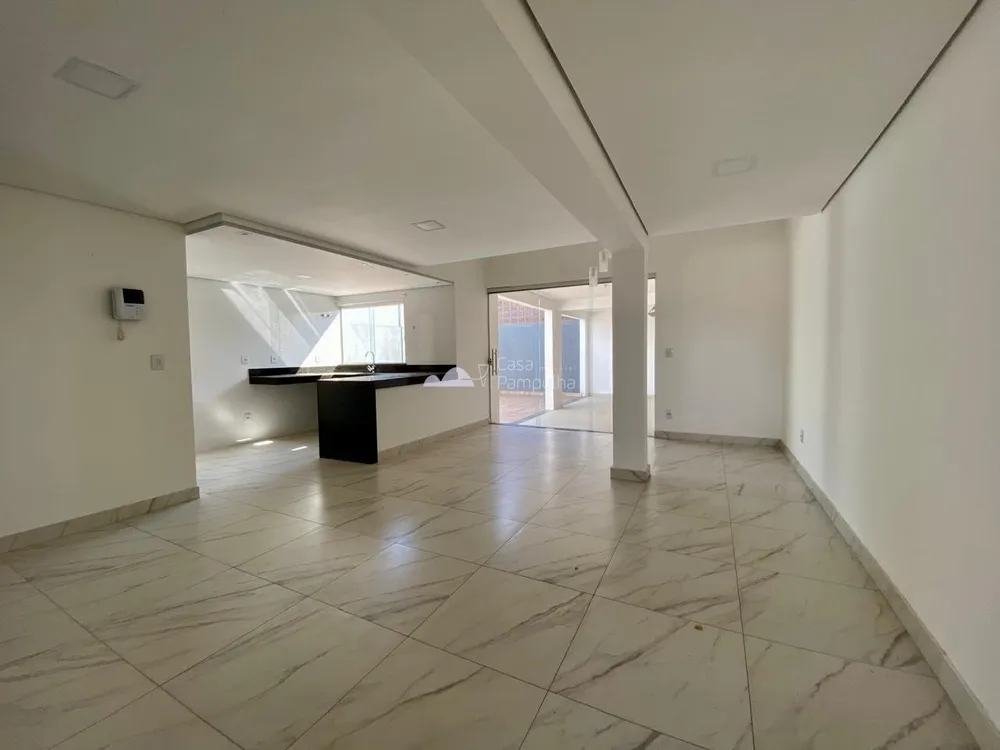 Casa, 3 quartos, 240 m² - Foto 2