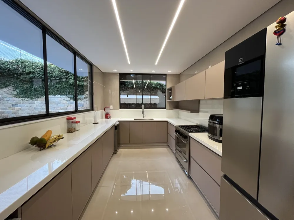 Casa, 3 quartos, 260 m² - Foto 1