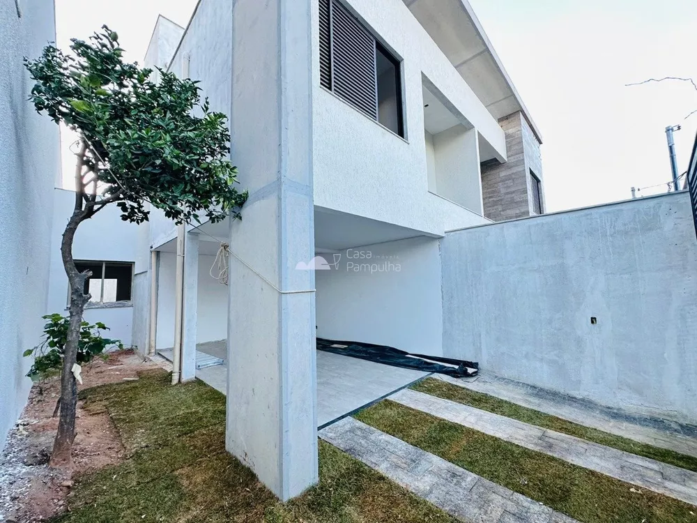 Casa à venda com 3 quartos, 120m² - Foto 1