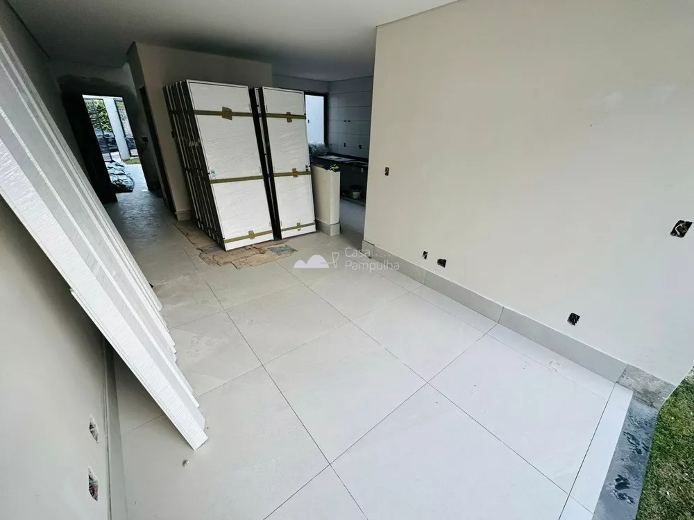 Casa à venda com 3 quartos, 120m² - Foto 2