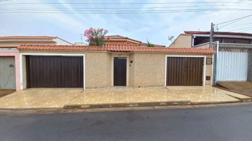Casa, 3 quartos, 360 m² - Foto 1