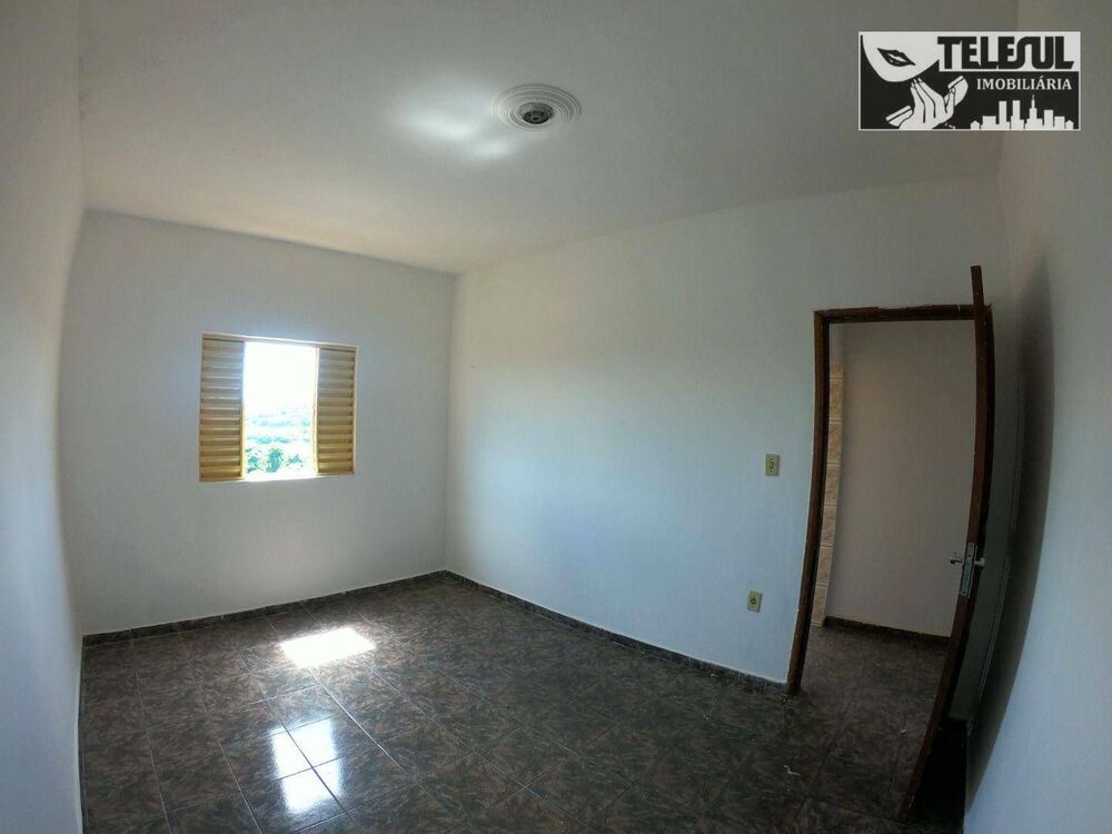 Casa à venda com 2 quartos, 361m² - Foto 3