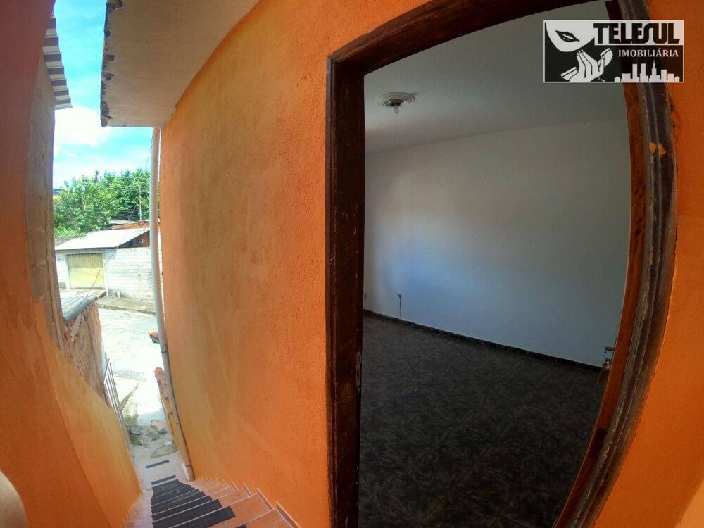 Casa à venda com 2 quartos, 361m² - Foto 1