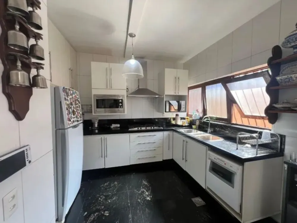 Casa, 4 quartos, 379 m² - Foto 1